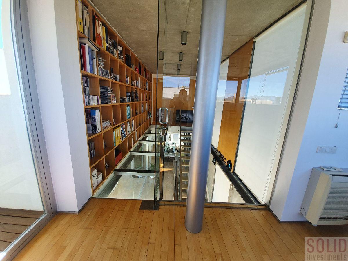 For sale of chalet in Valencia