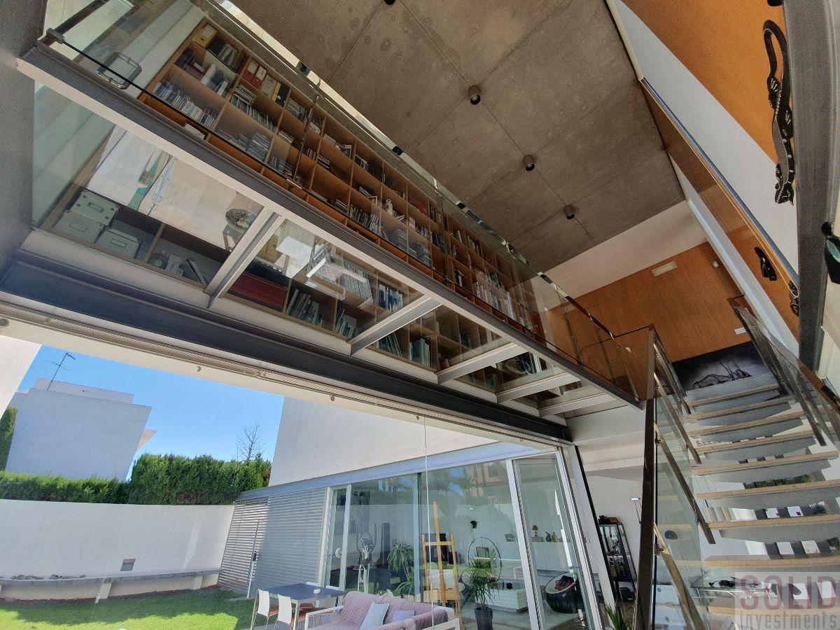 For sale of chalet in Valencia