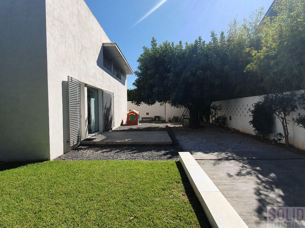For sale of chalet in Valencia