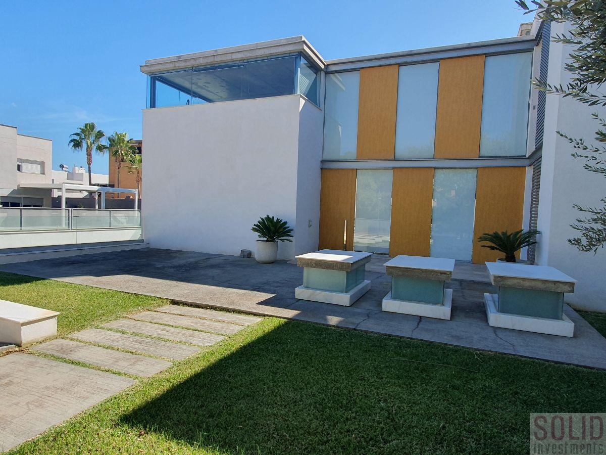 For sale of chalet in Valencia