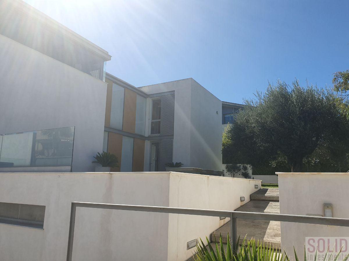 For sale of chalet in Valencia