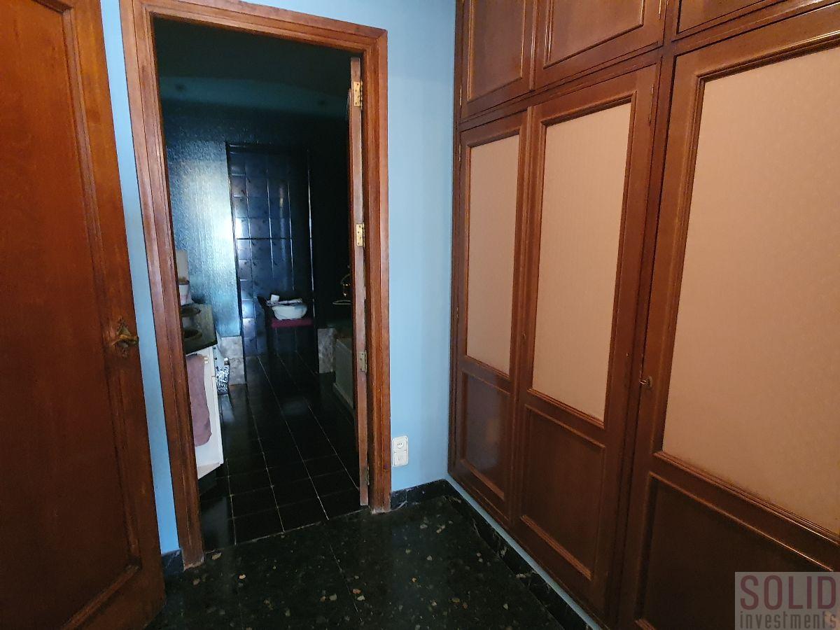 For sale of flat in Valencia