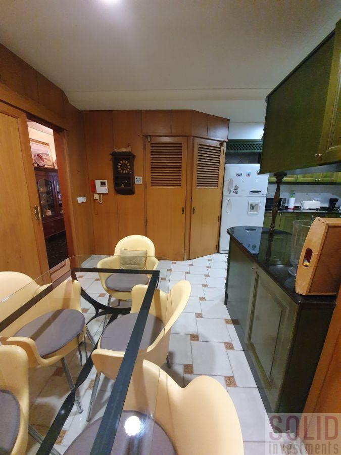 For sale of flat in Valencia