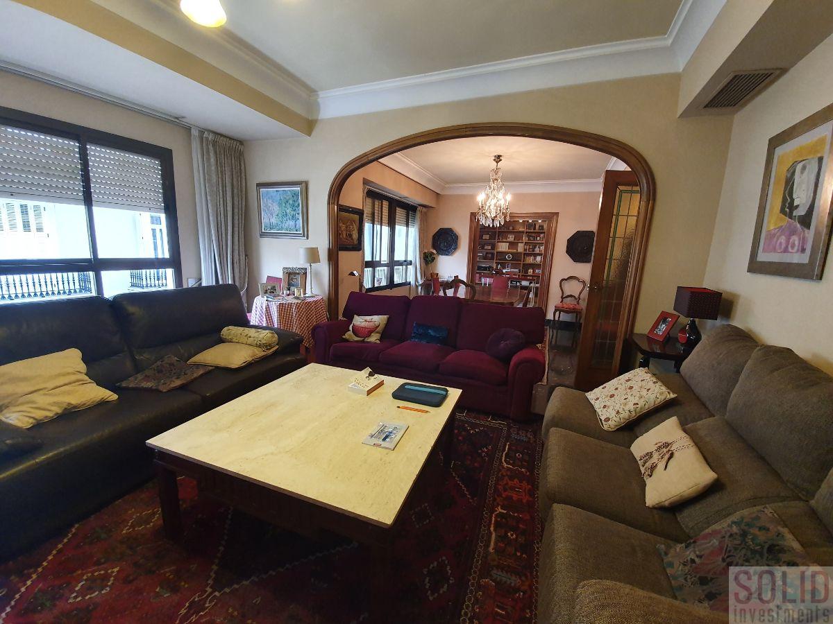 For sale of flat in Valencia