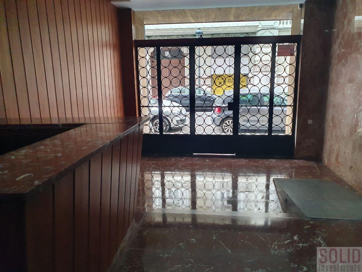 For sale of flat in Valencia