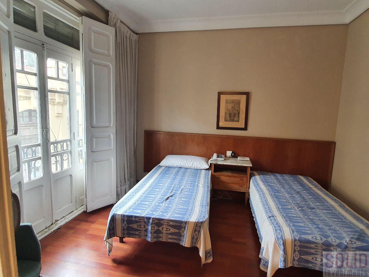 For sale of flat in Valencia