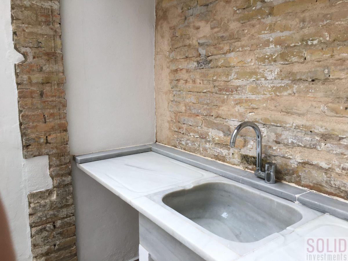 For sale of house in Valencia