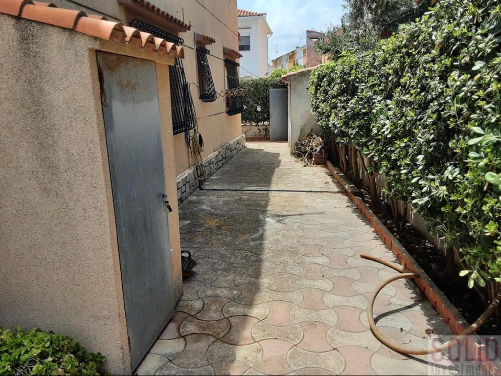 For sale of house in Valencia