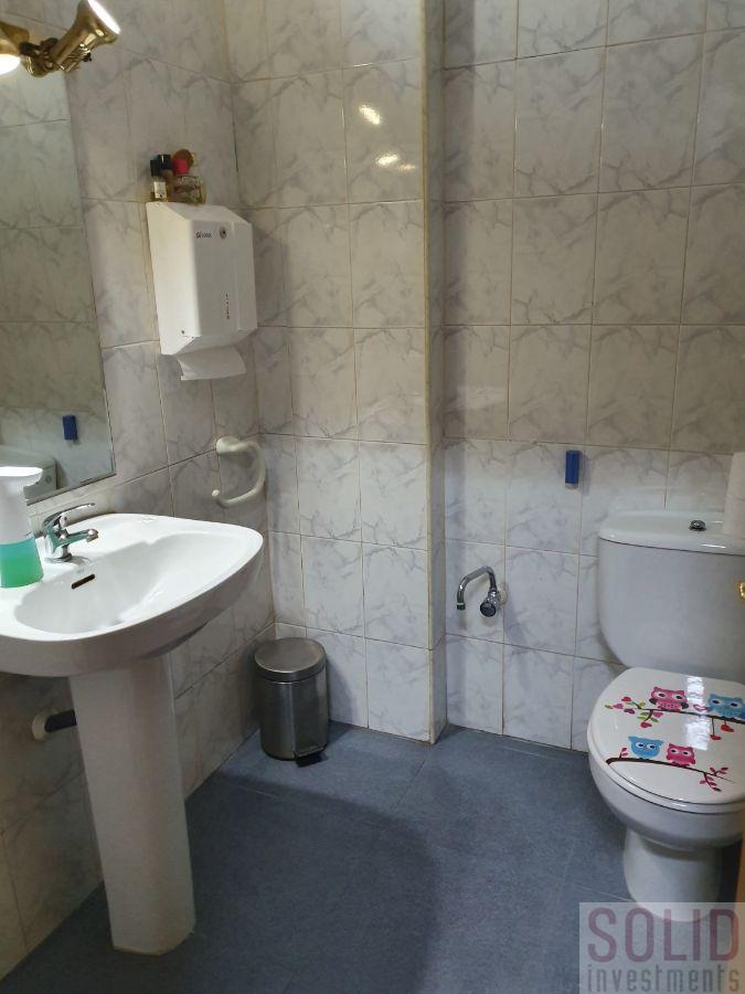 For rent of commercial in Valencia