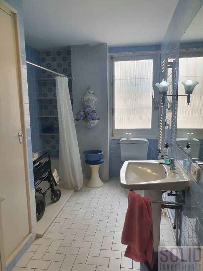 For sale of flat in Valencia