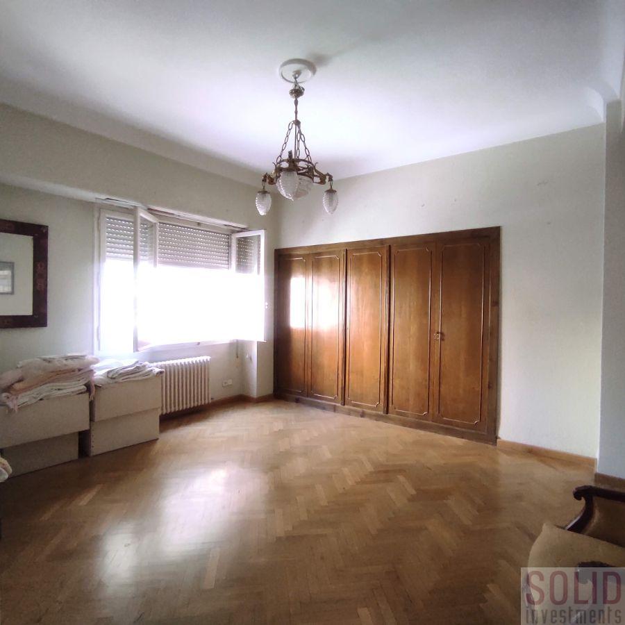For sale of flat in Valencia