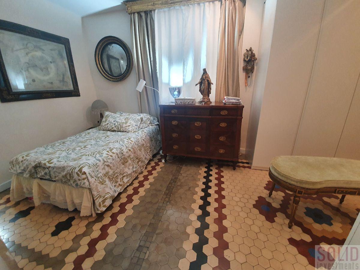 For sale of flat in Valencia