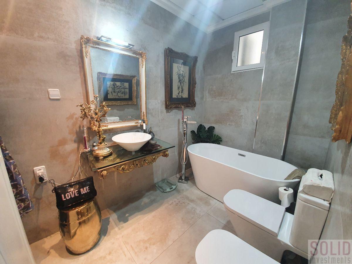 For sale of flat in Valencia