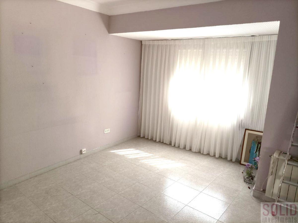 For sale of flat in Valencia