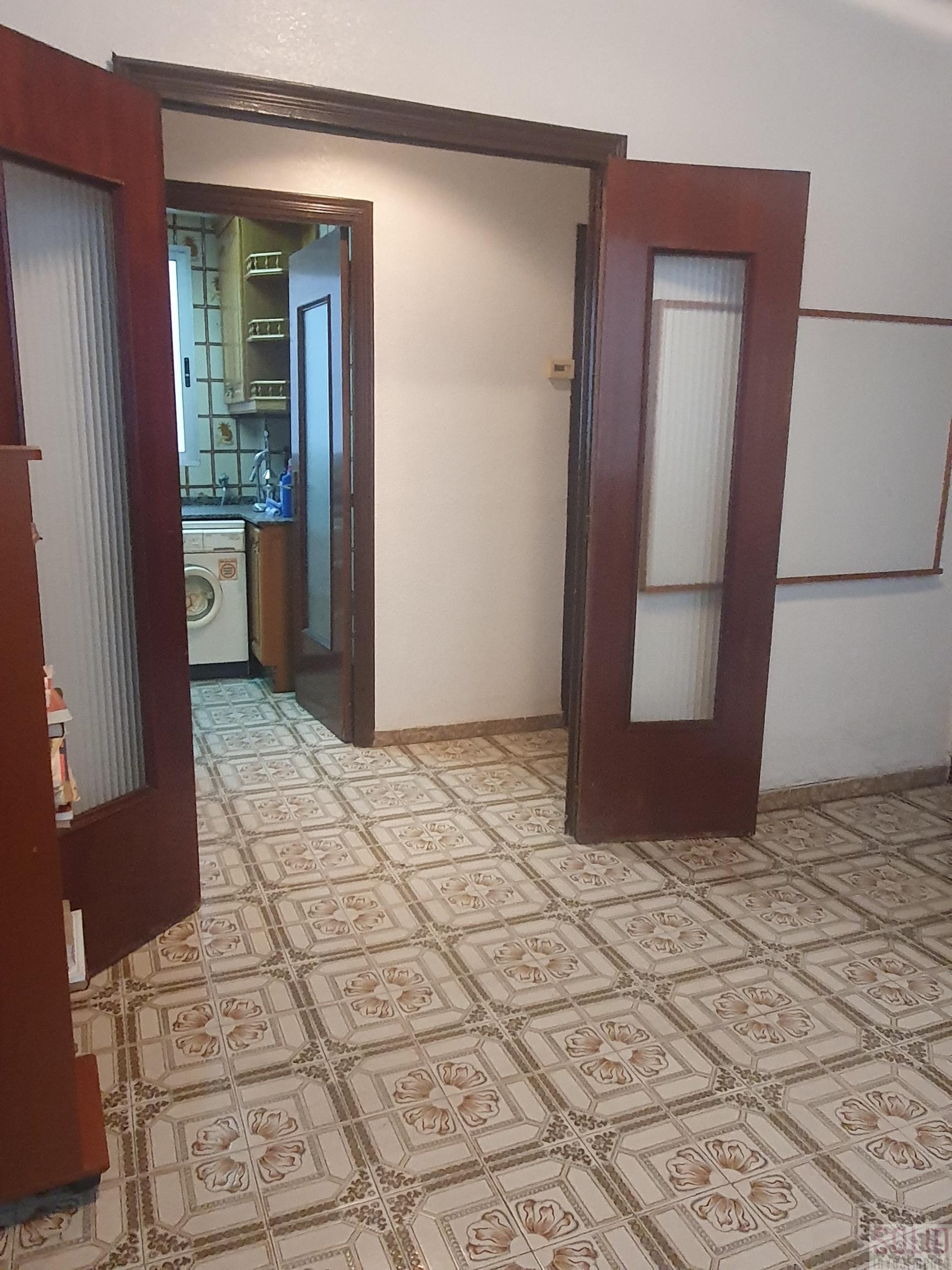 For sale of flat in Valencia