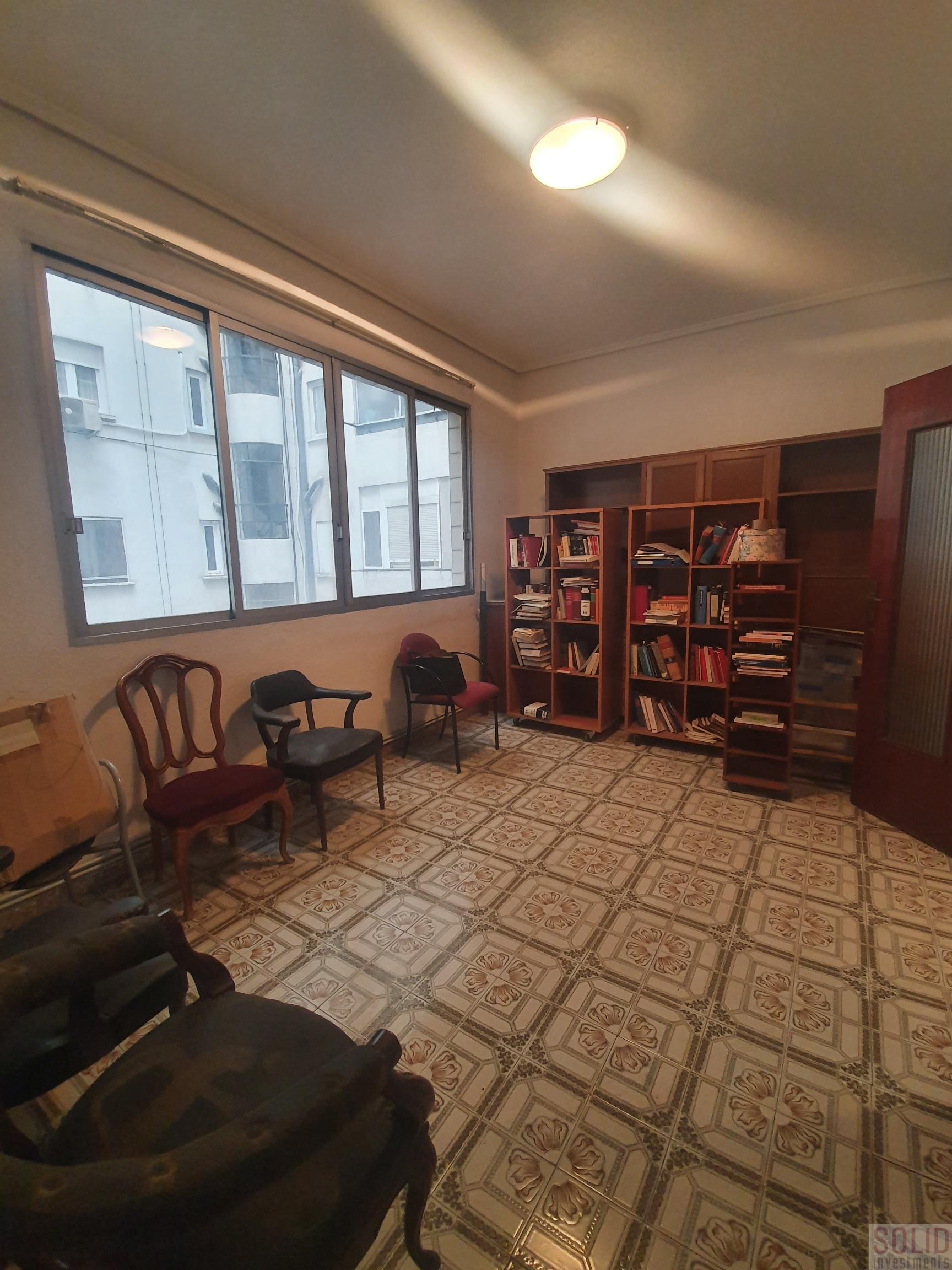 For sale of flat in Valencia