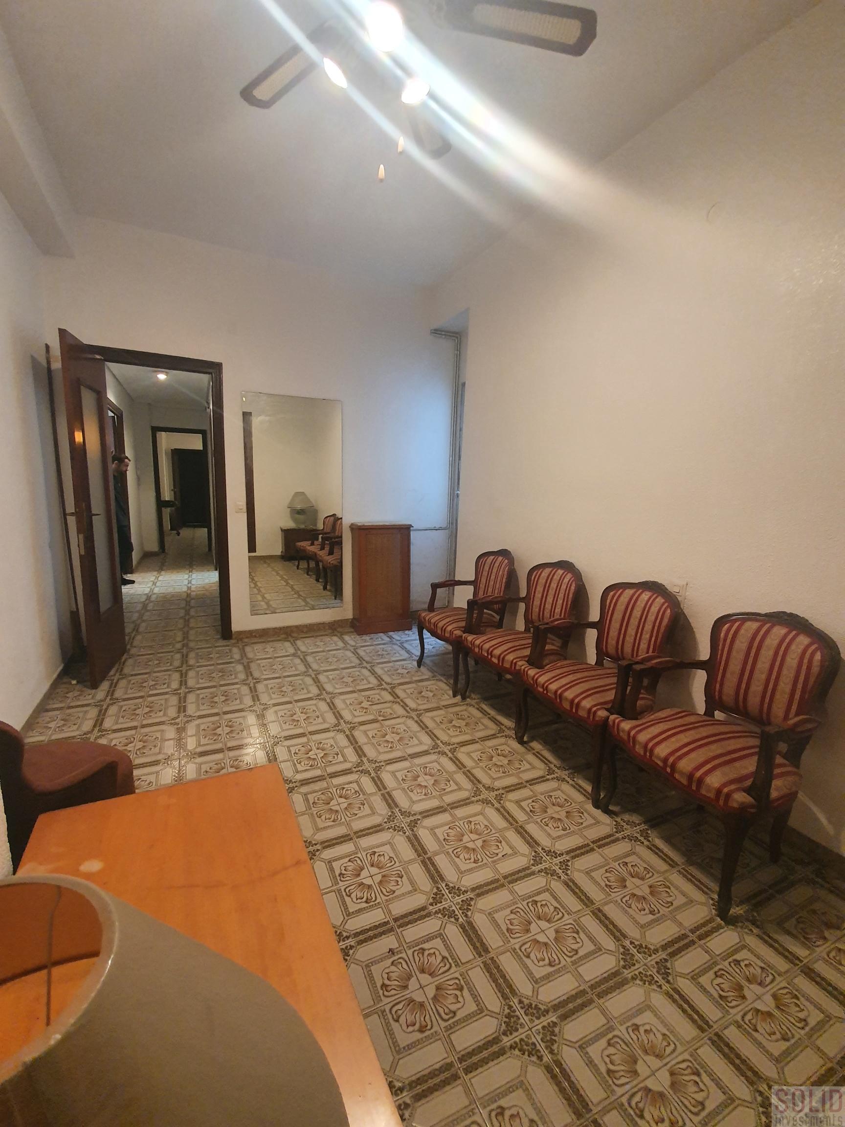For sale of flat in Valencia