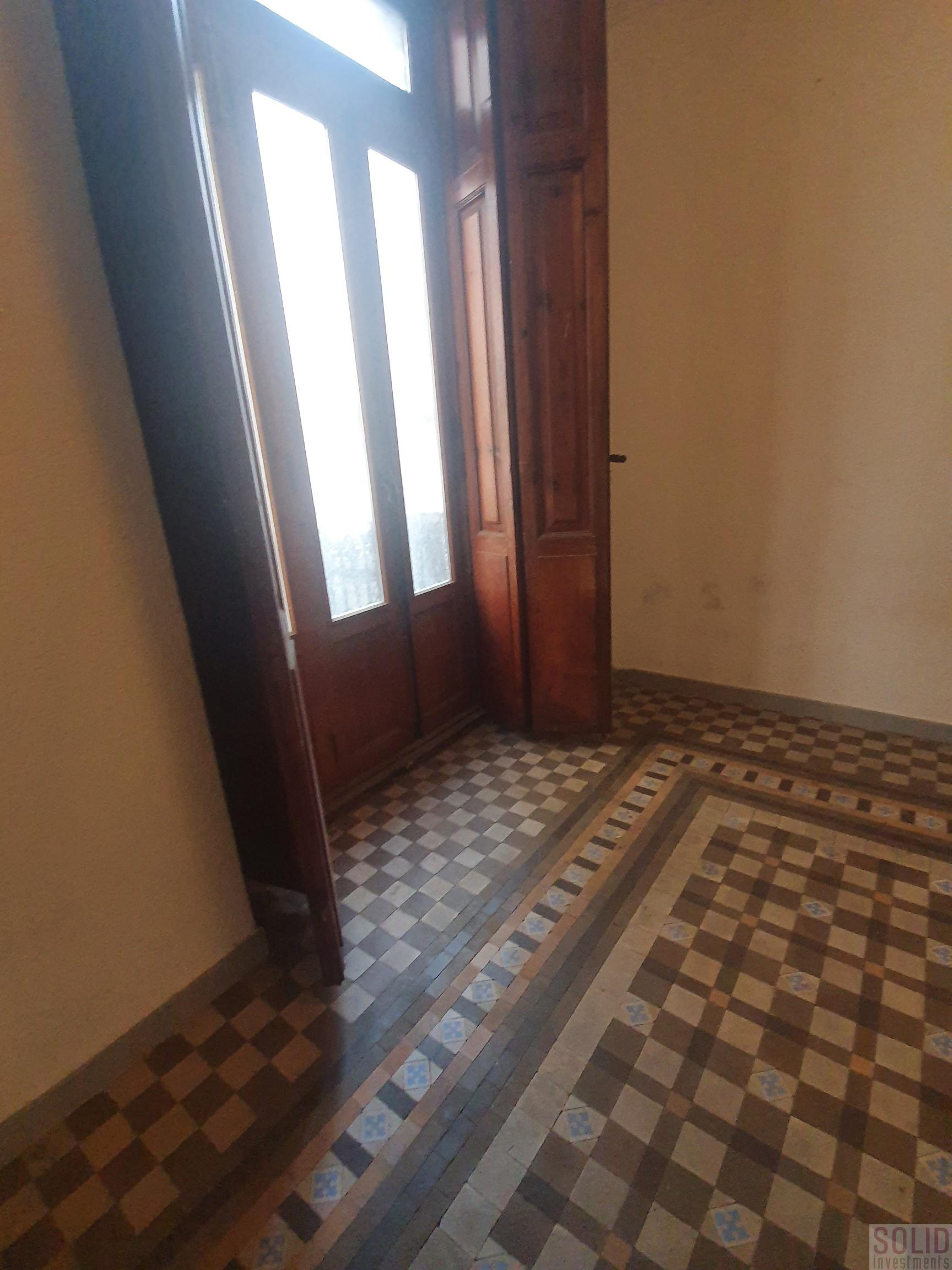 For sale of flat in Valencia