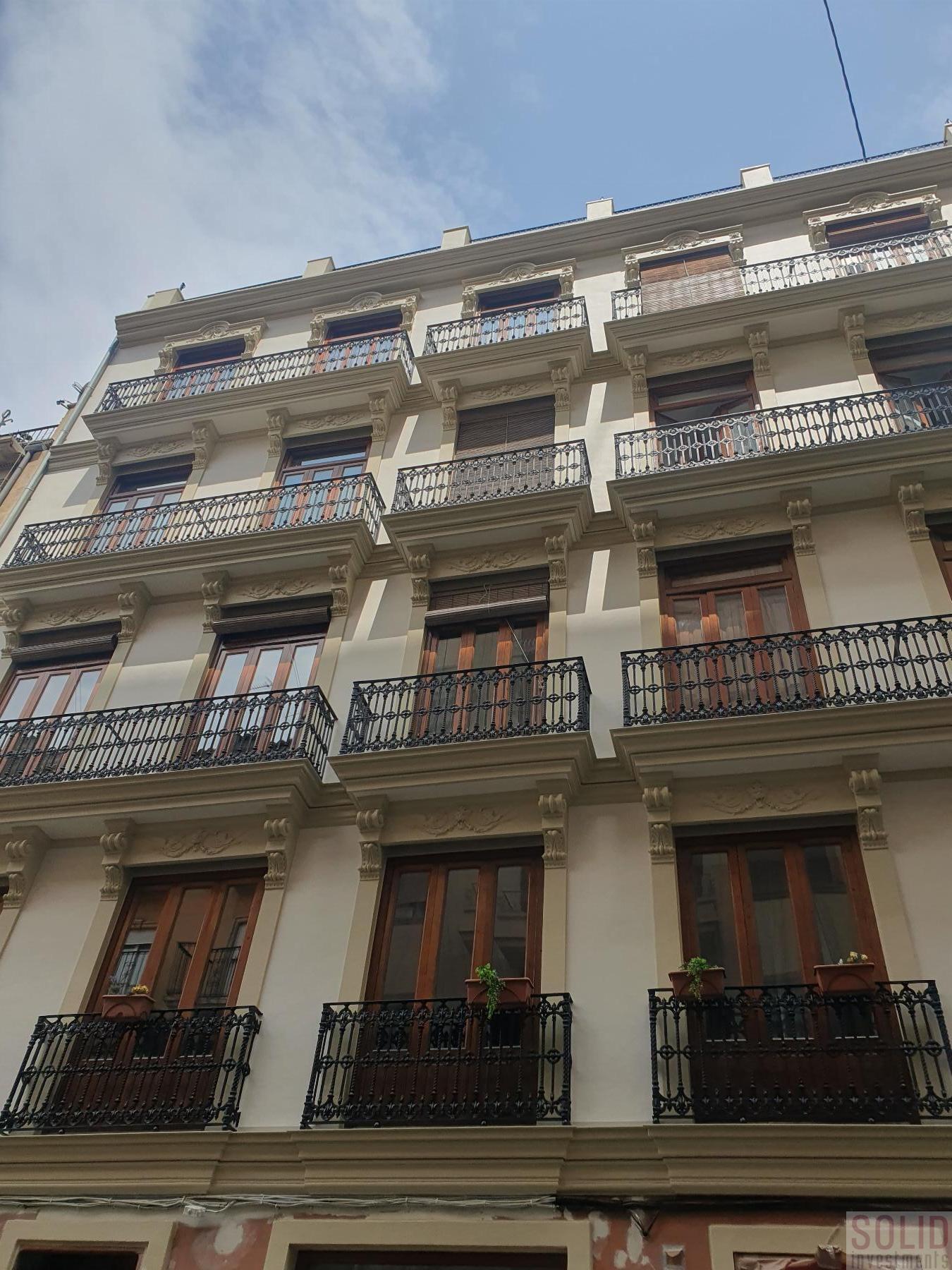 For sale of flat in Valencia