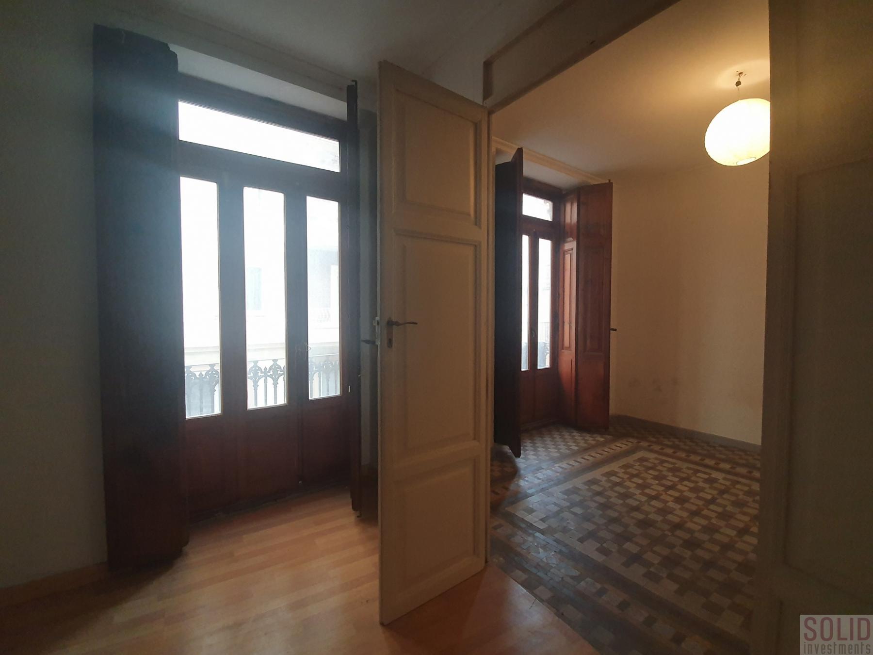 For sale of flat in Valencia