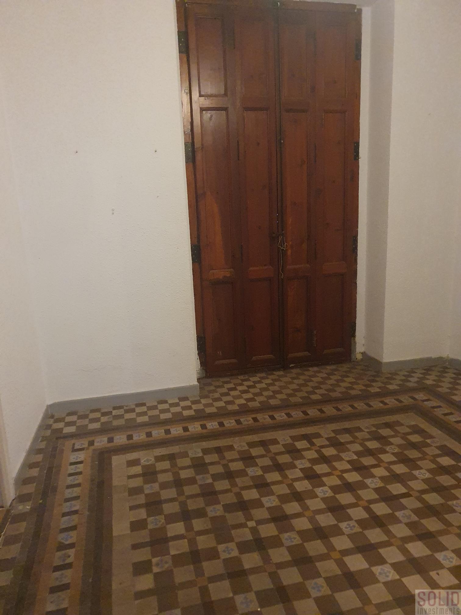 For sale of flat in Valencia