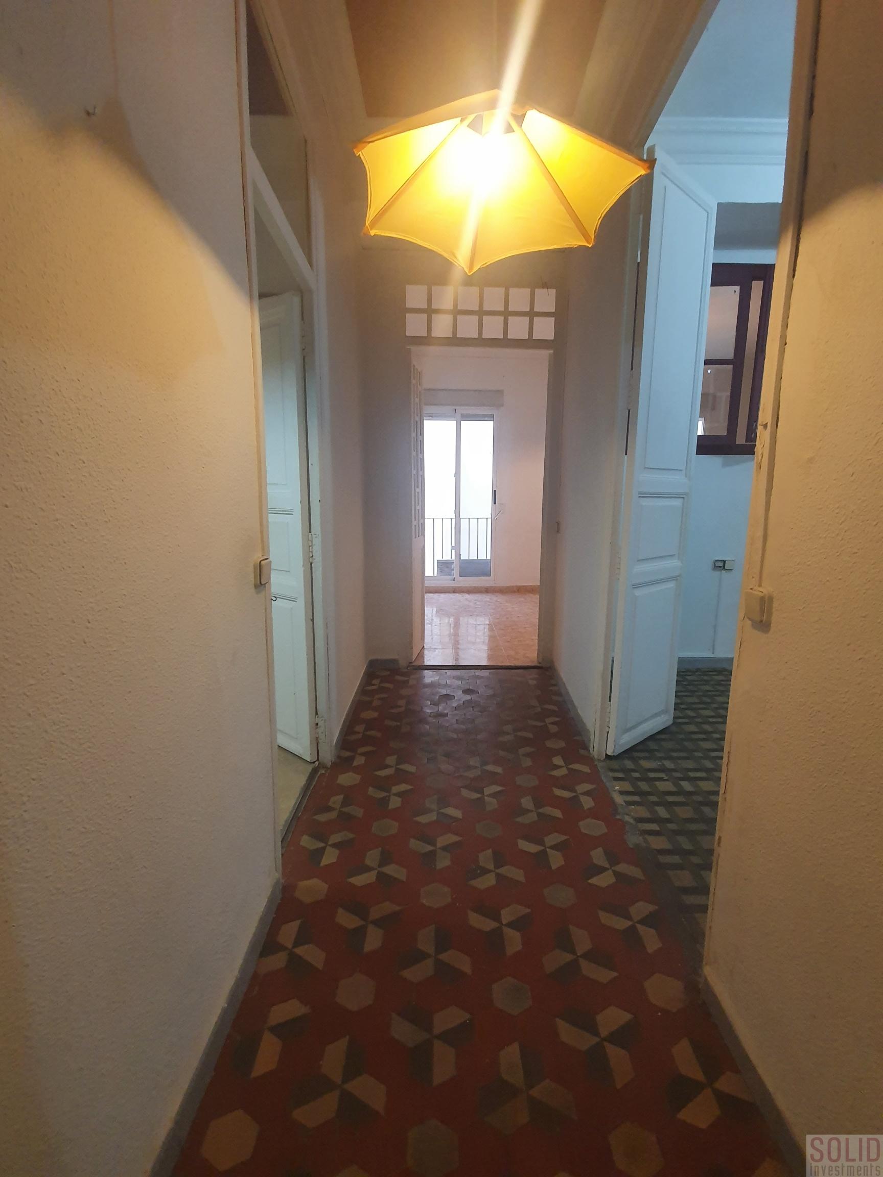 For sale of flat in Valencia