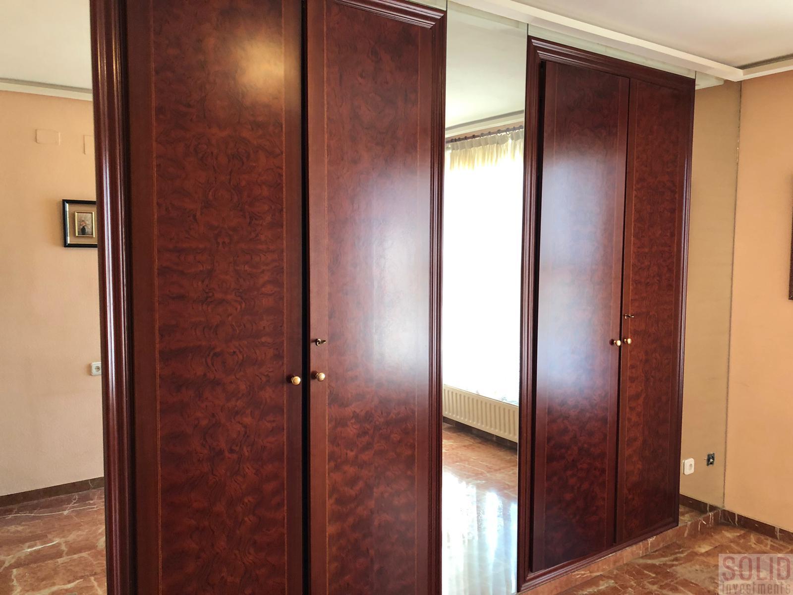 For sale of flat in Valencia