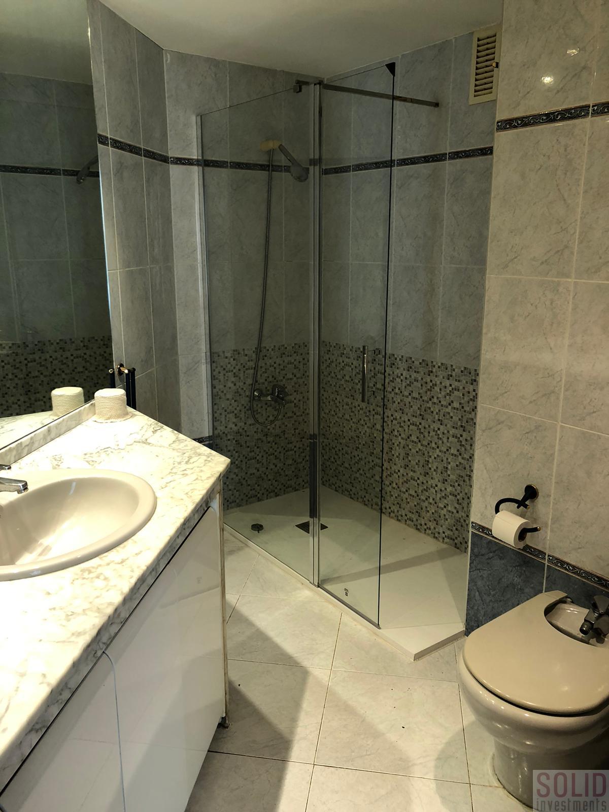 For sale of flat in Valencia