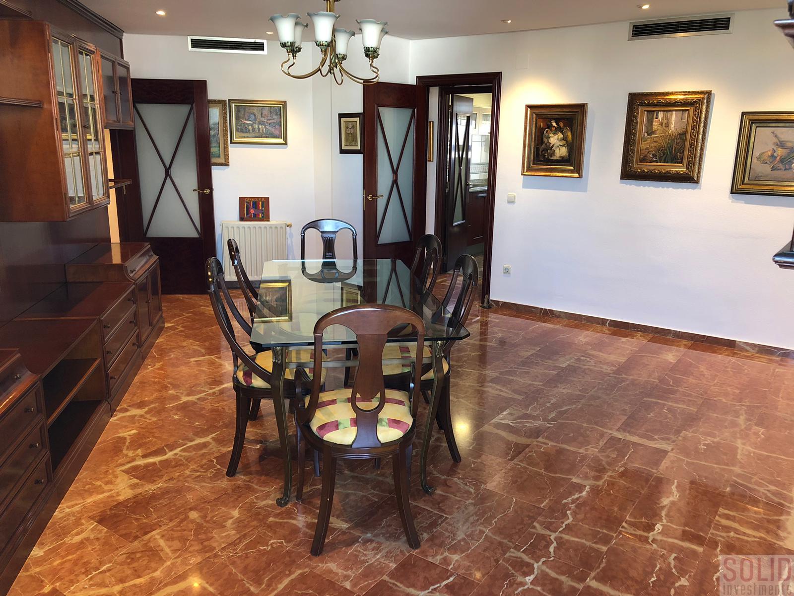 For sale of flat in Valencia