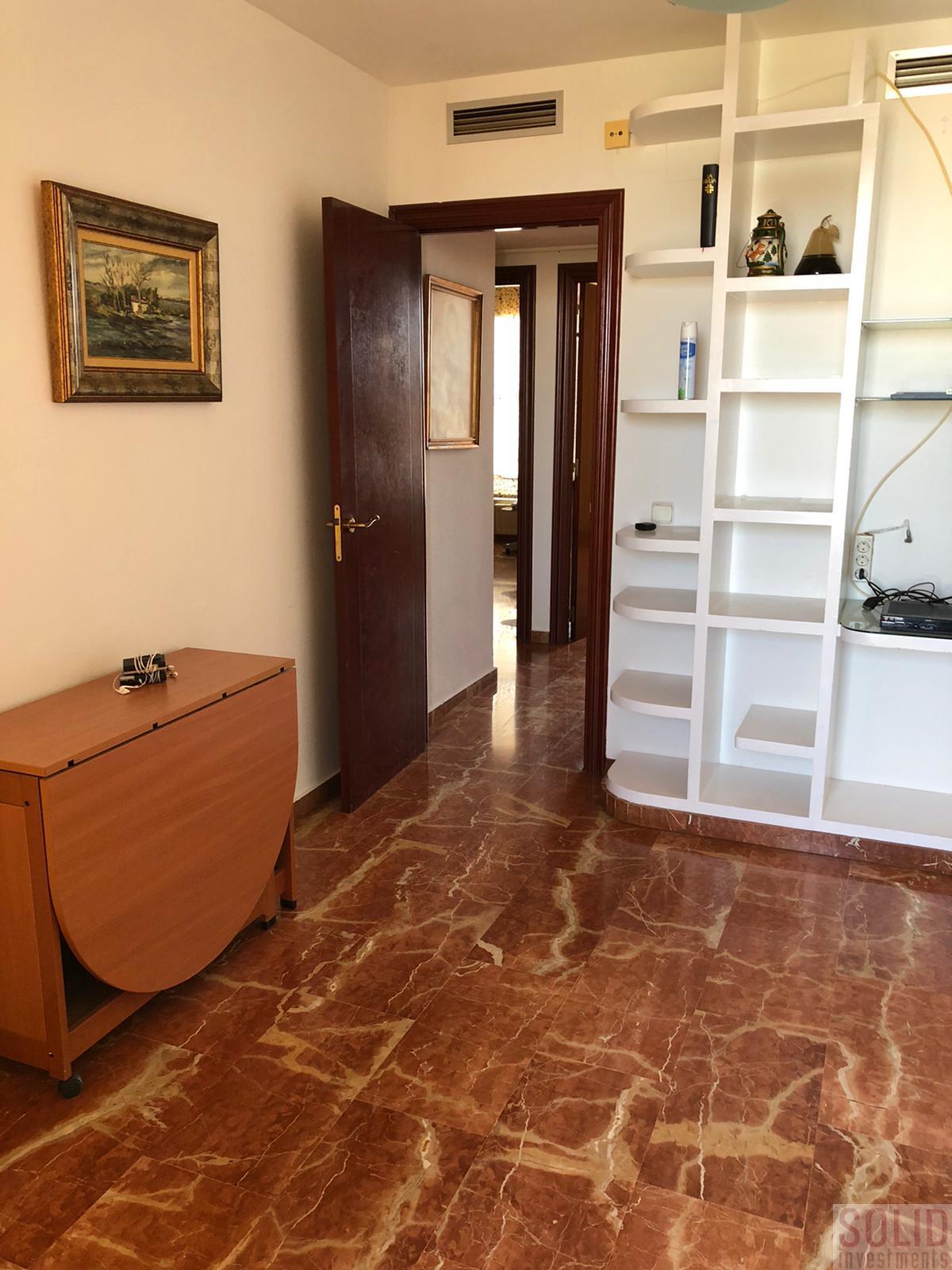 For sale of flat in Valencia
