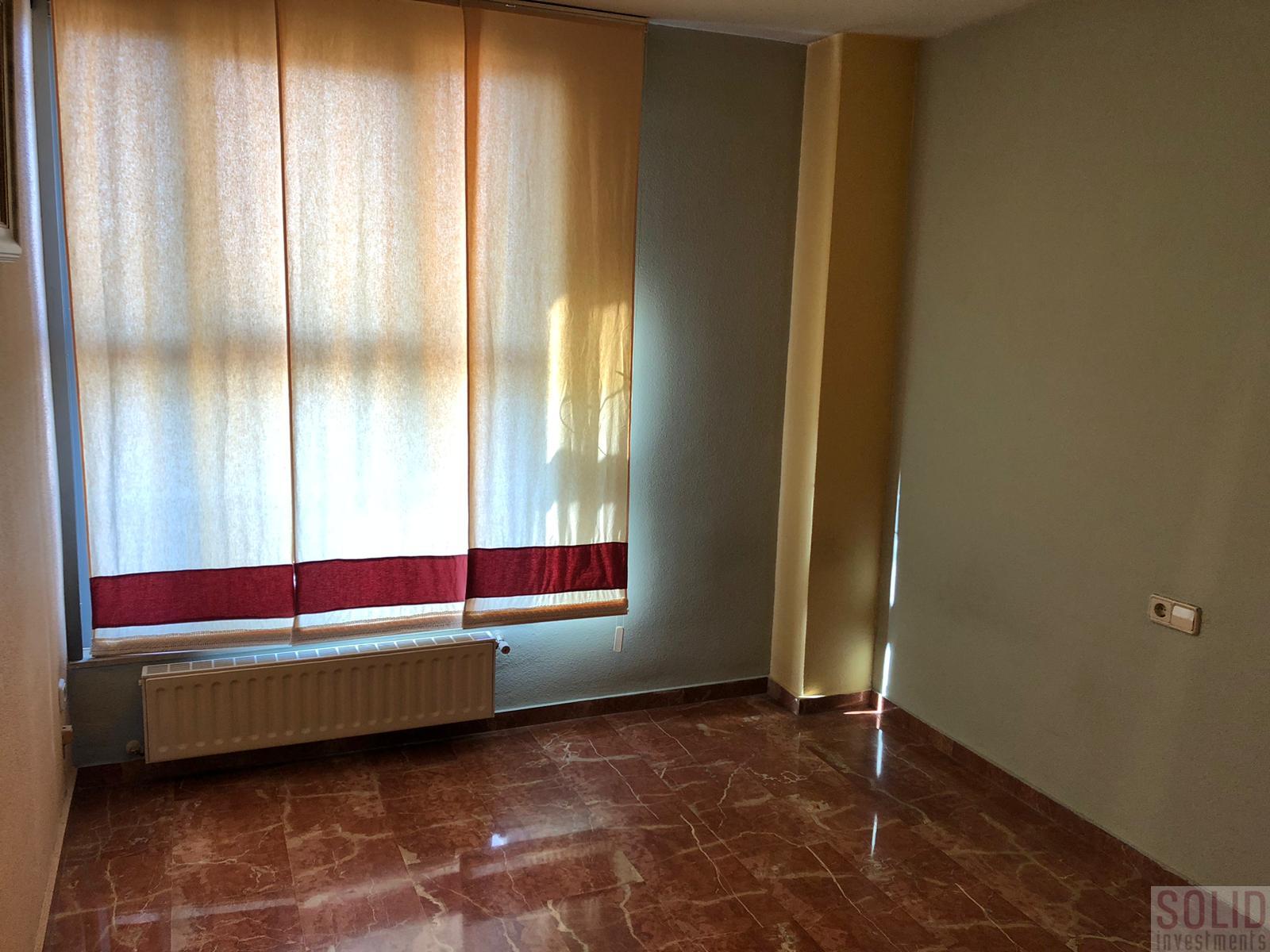 For sale of flat in Valencia