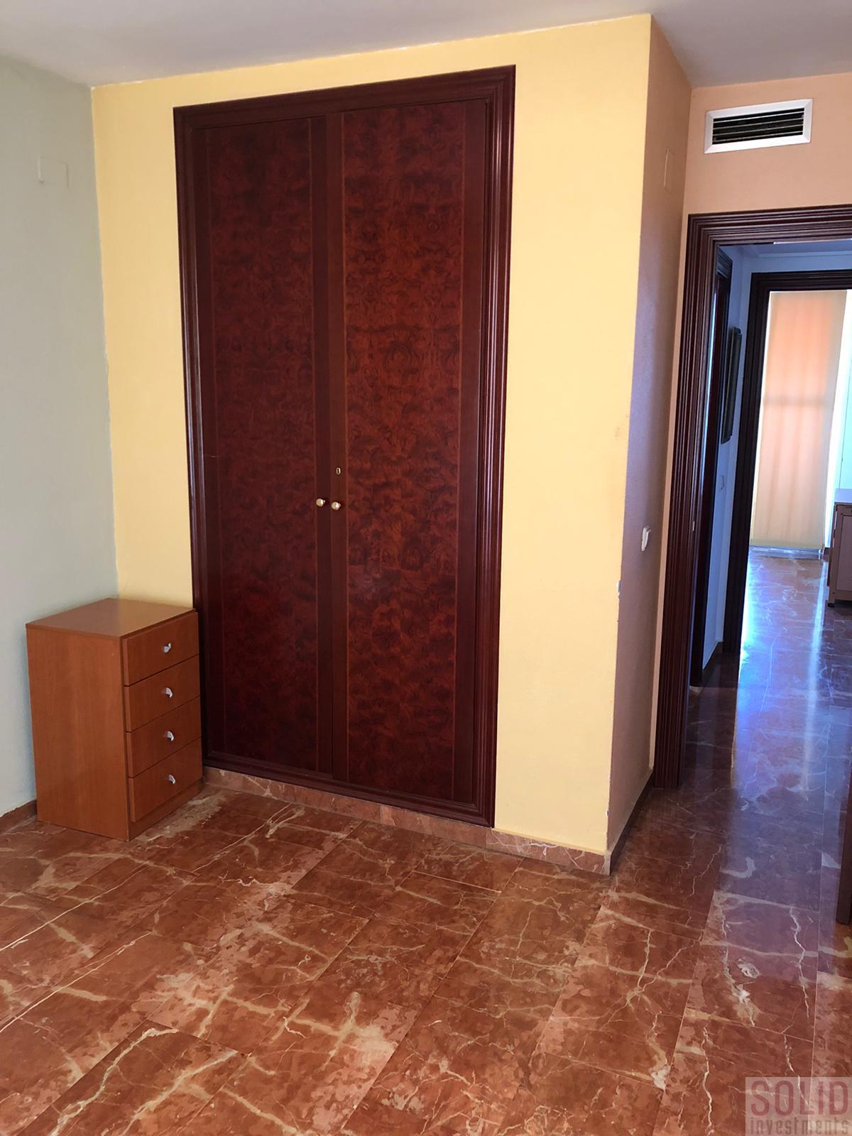 For sale of flat in Valencia