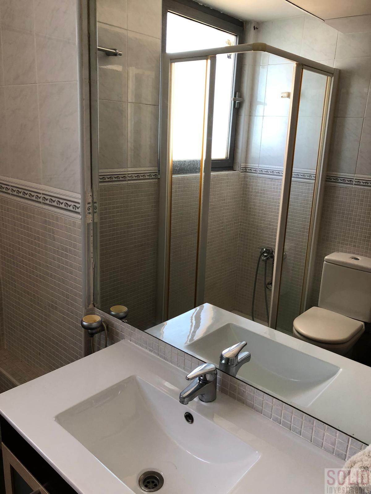 For sale of flat in Valencia