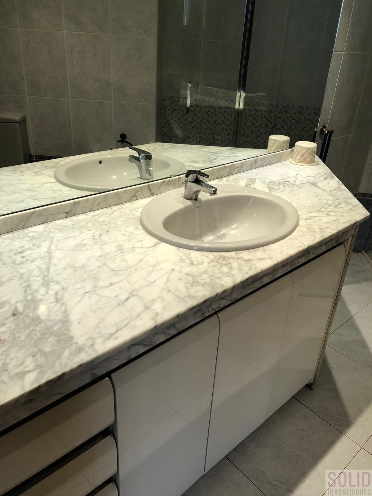 For sale of flat in Valencia