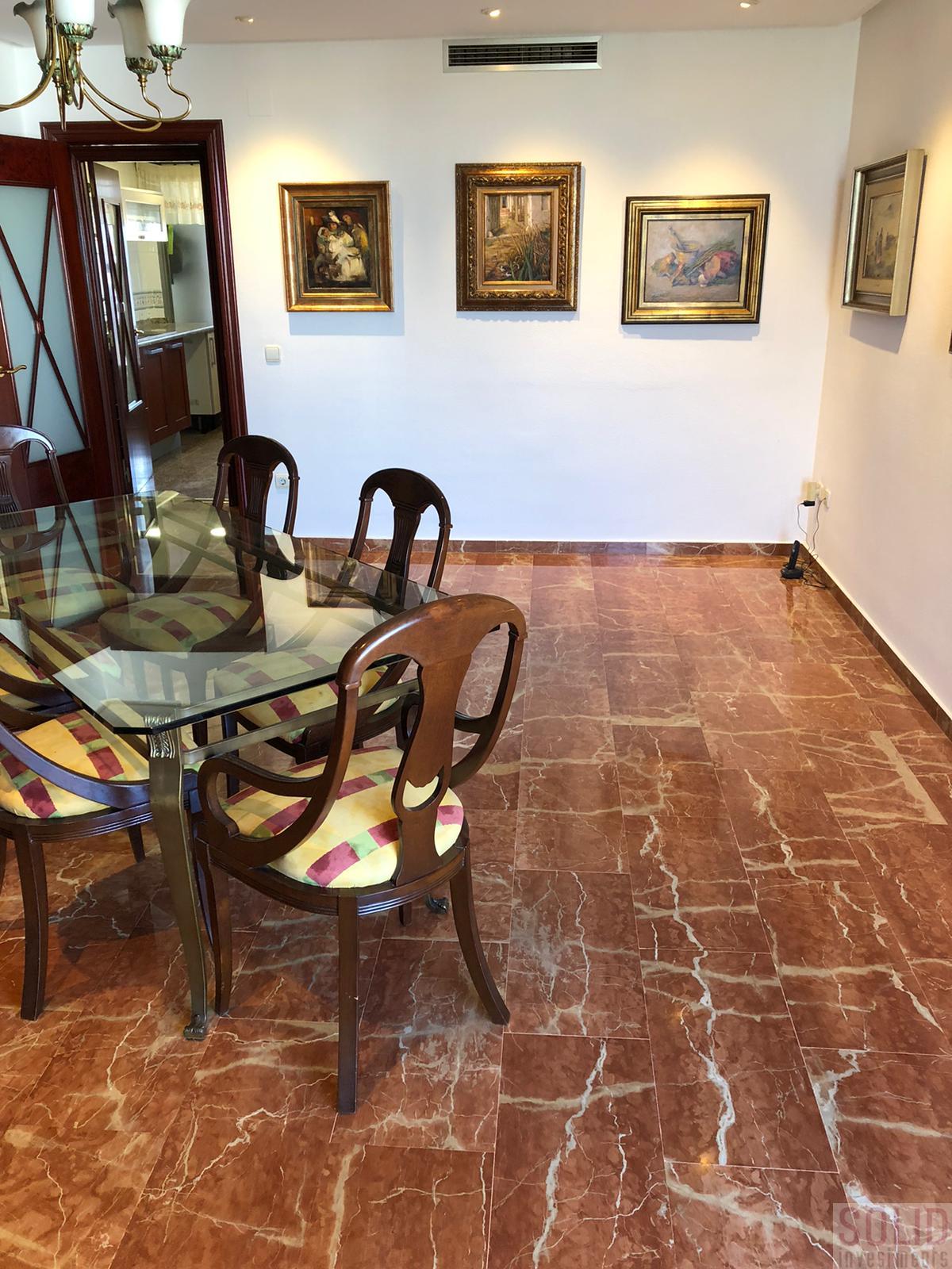 For sale of flat in Valencia