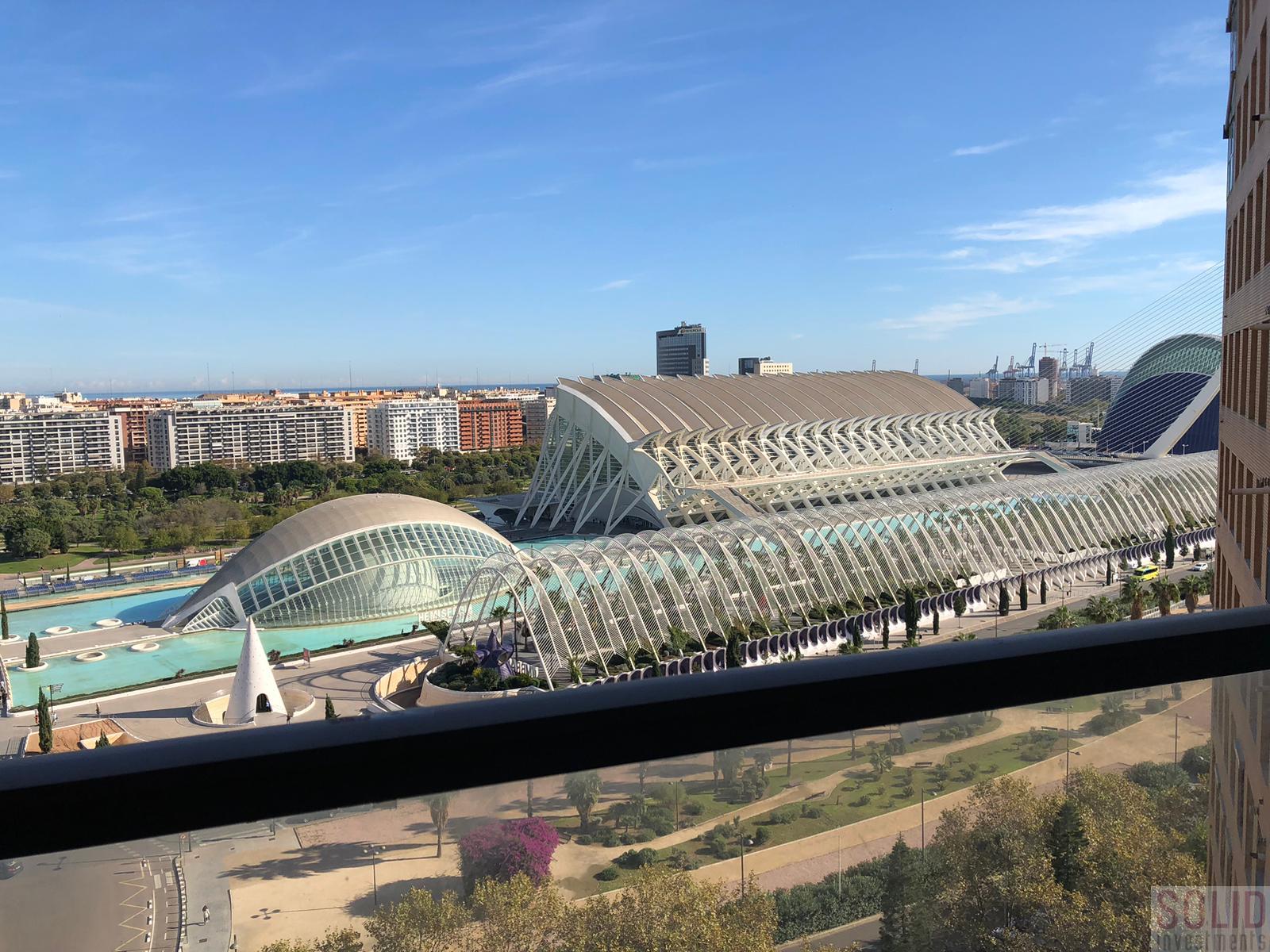 For sale of flat in Valencia