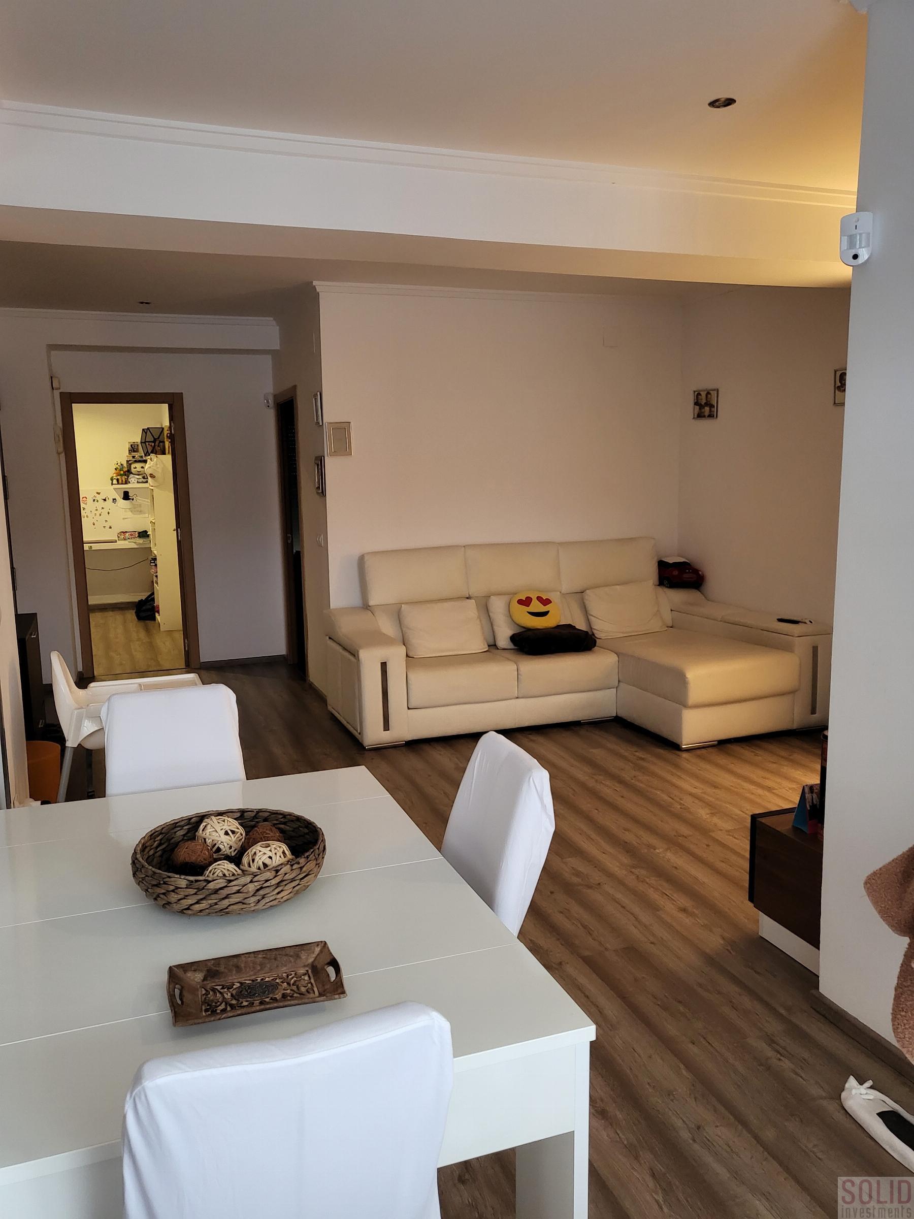 For sale of flat in Valencia