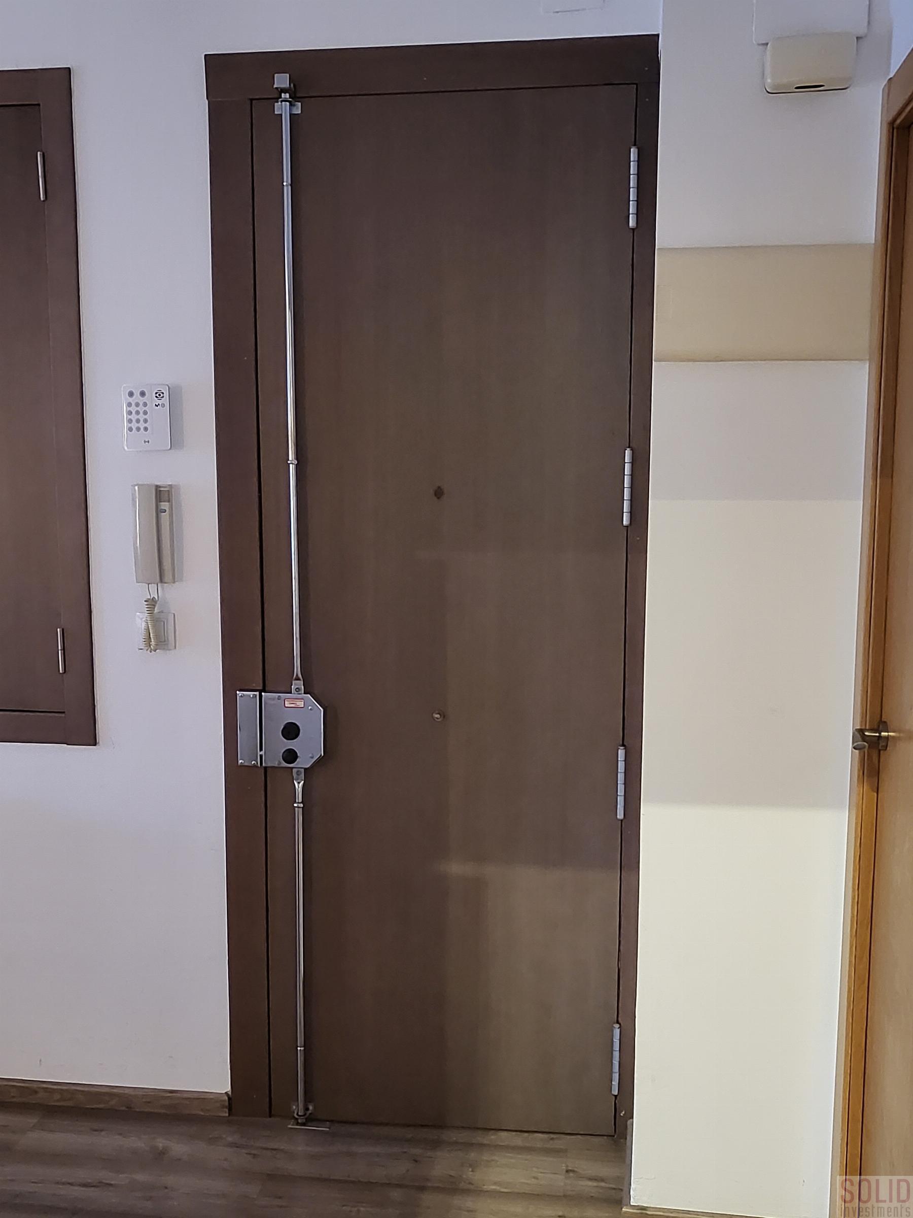 For sale of flat in Valencia