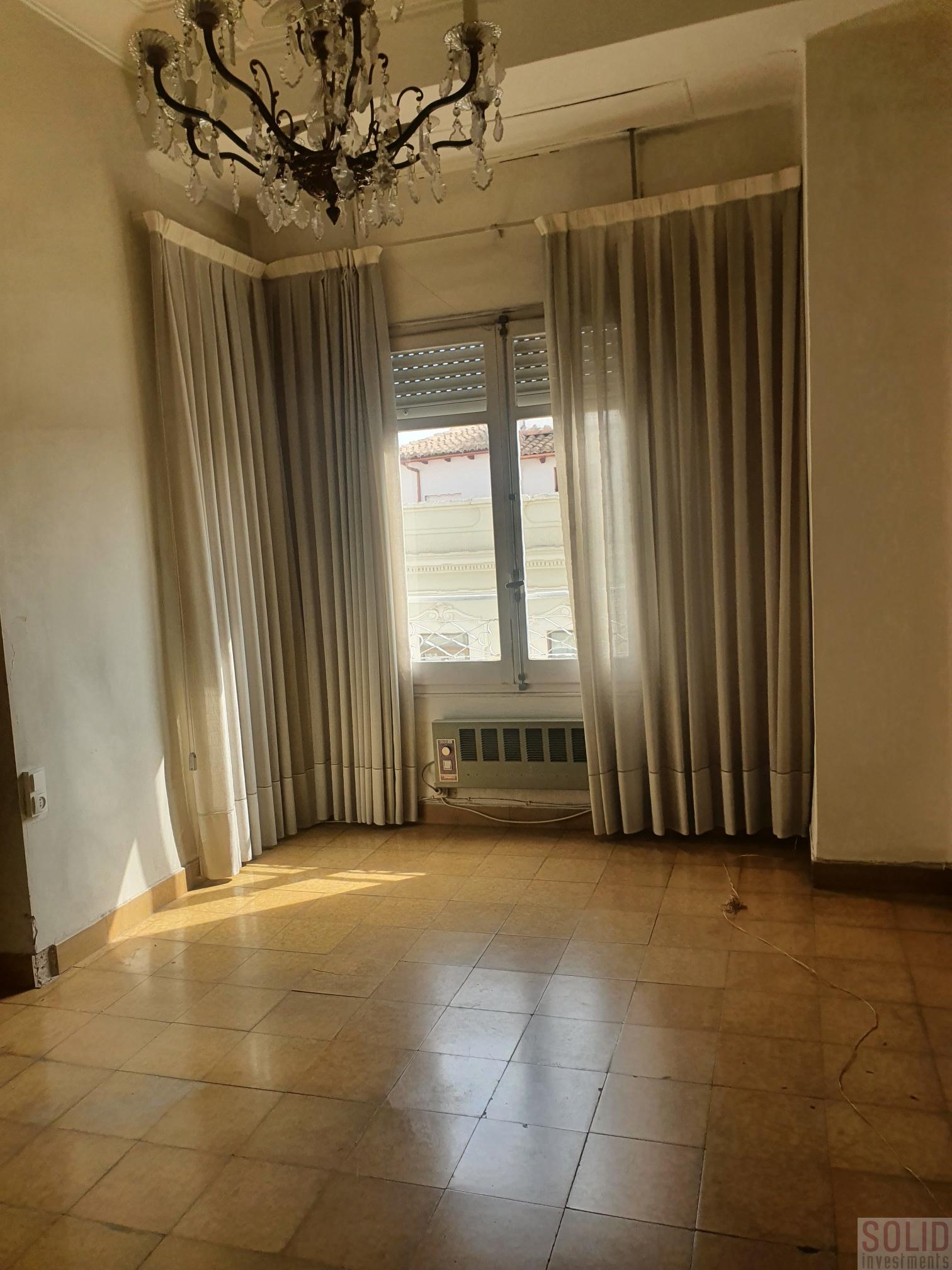 For sale of flat in Valencia