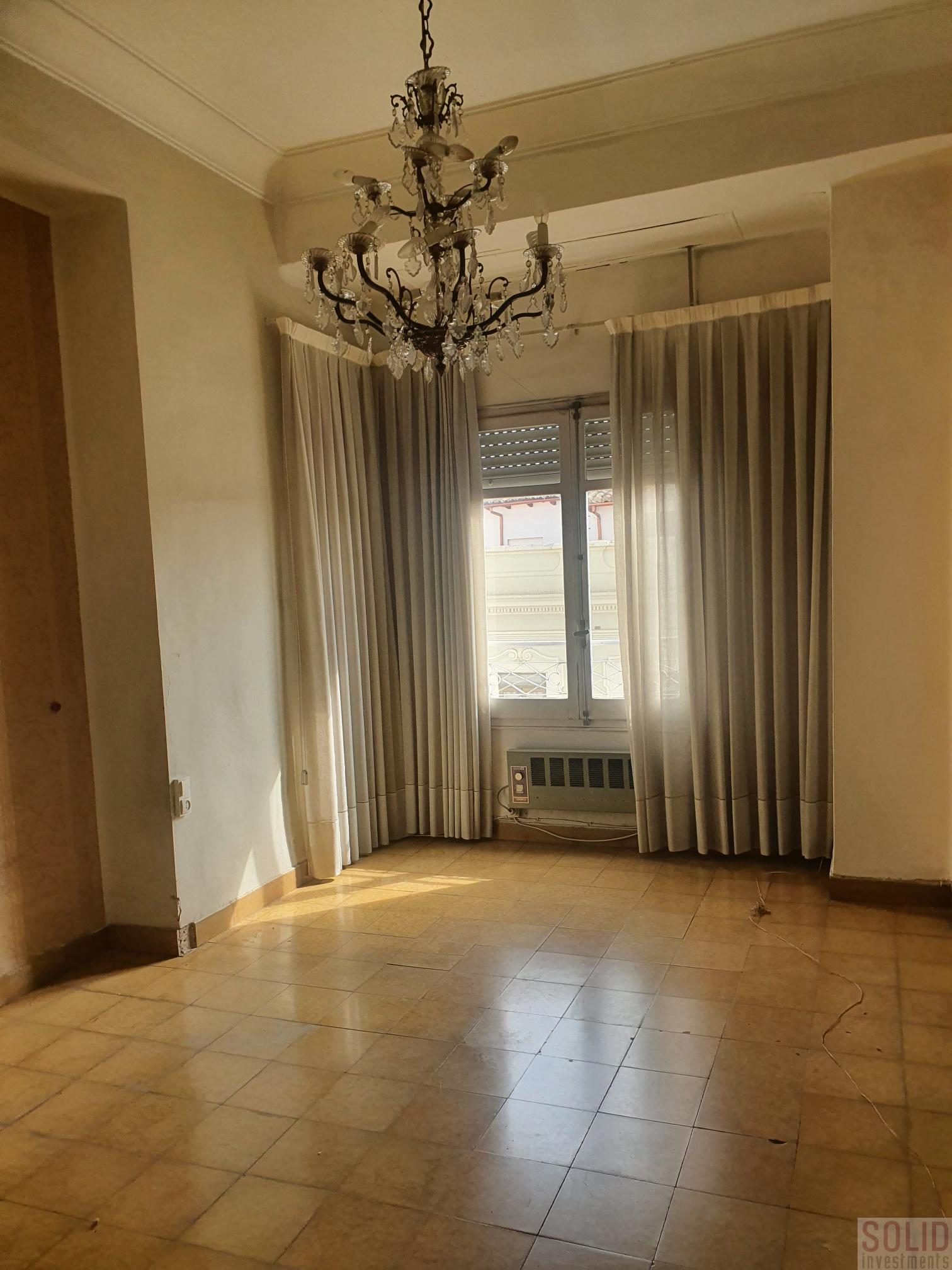 For sale of flat in Valencia