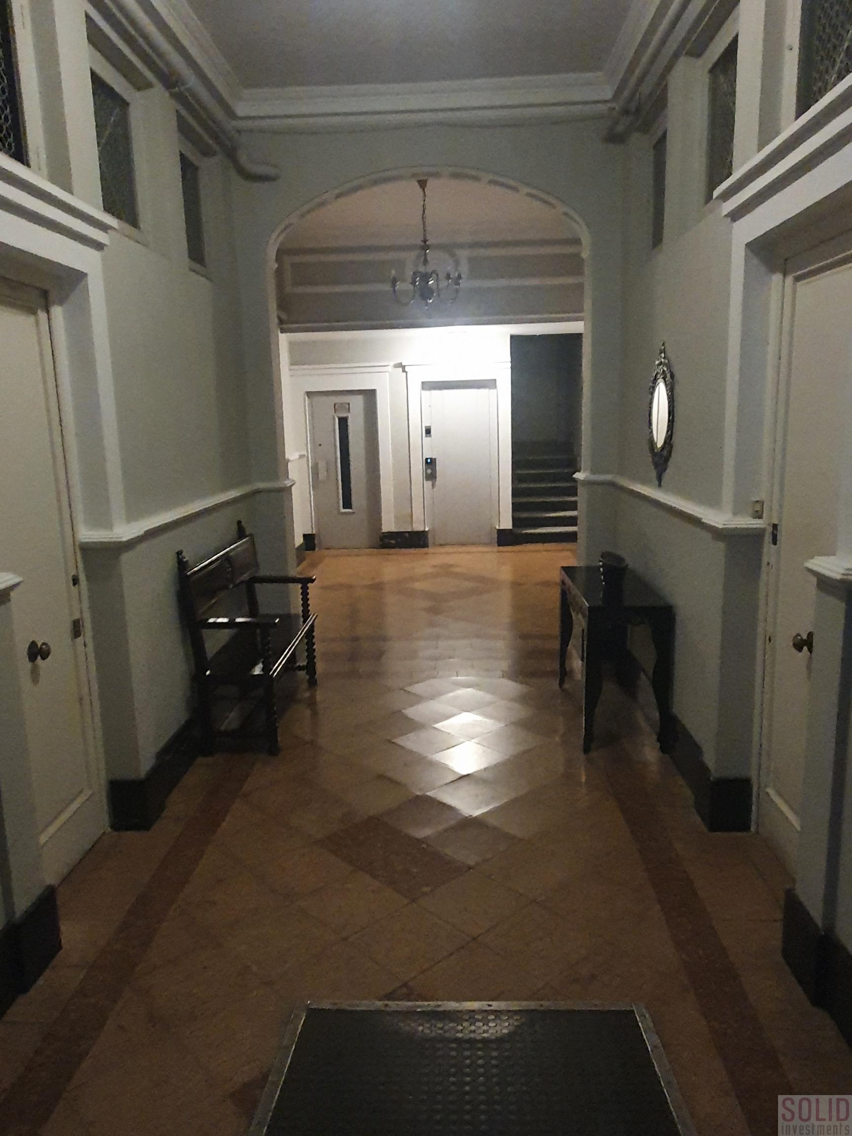 For sale of flat in Valencia