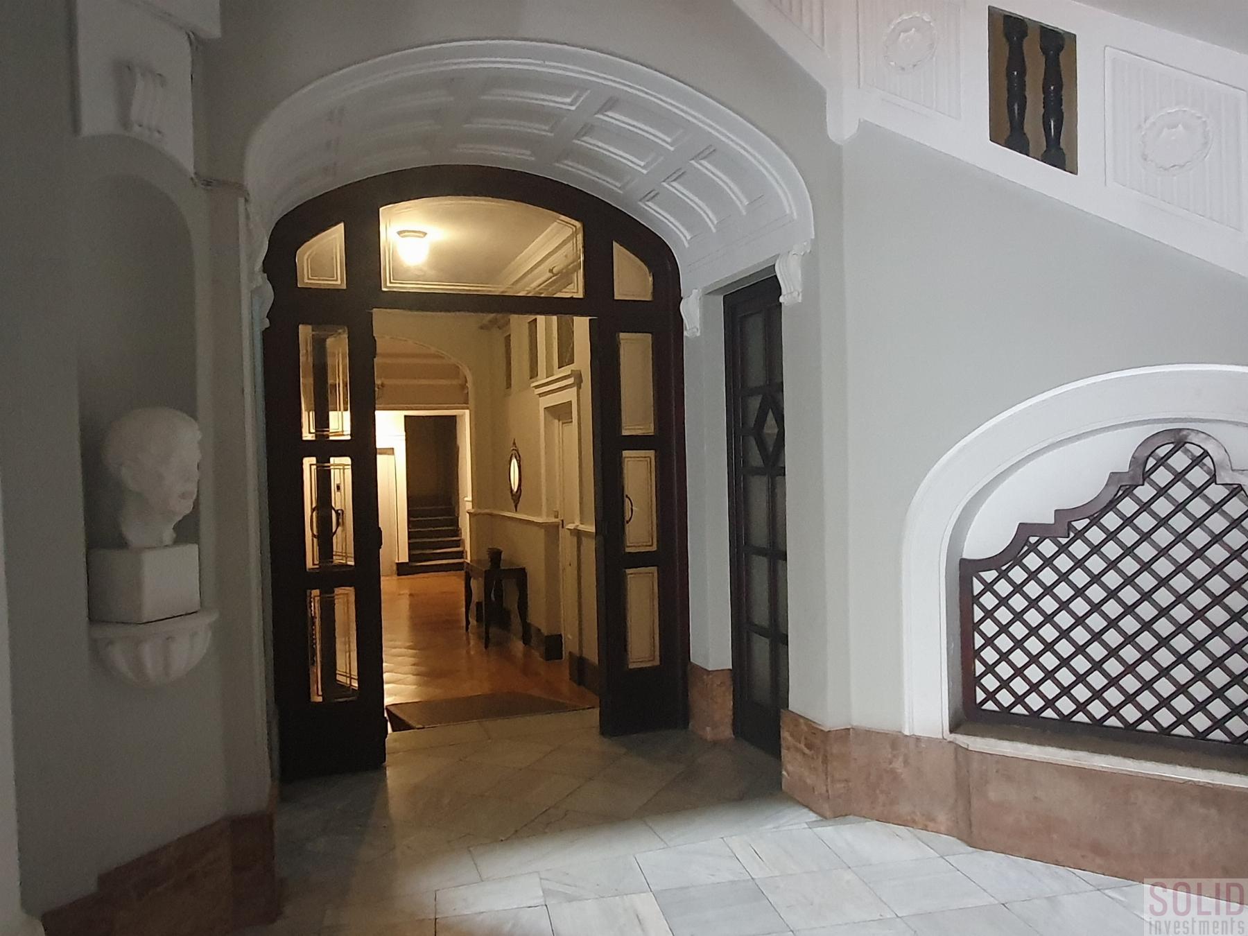For sale of flat in Valencia