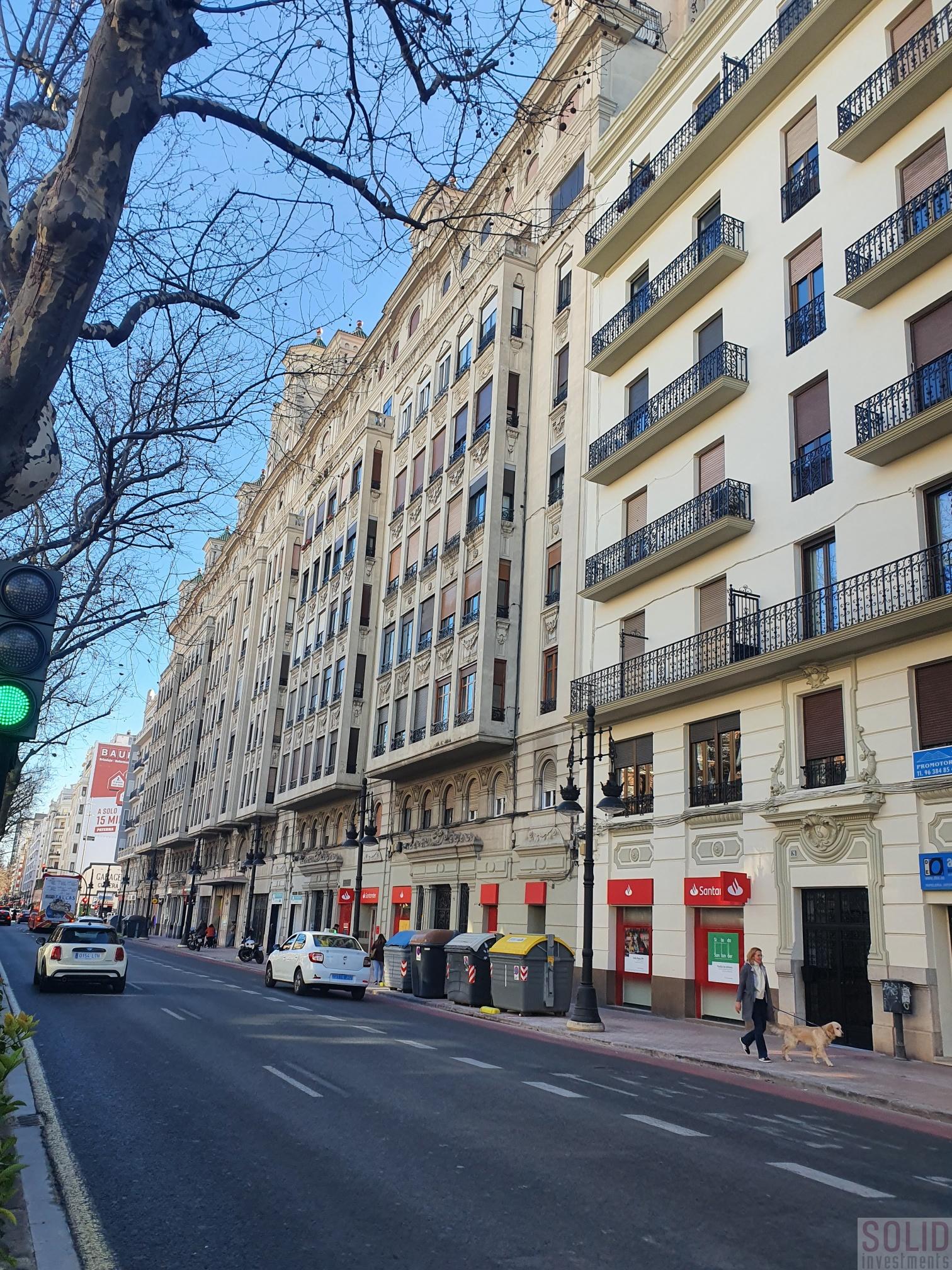 For sale of flat in Valencia