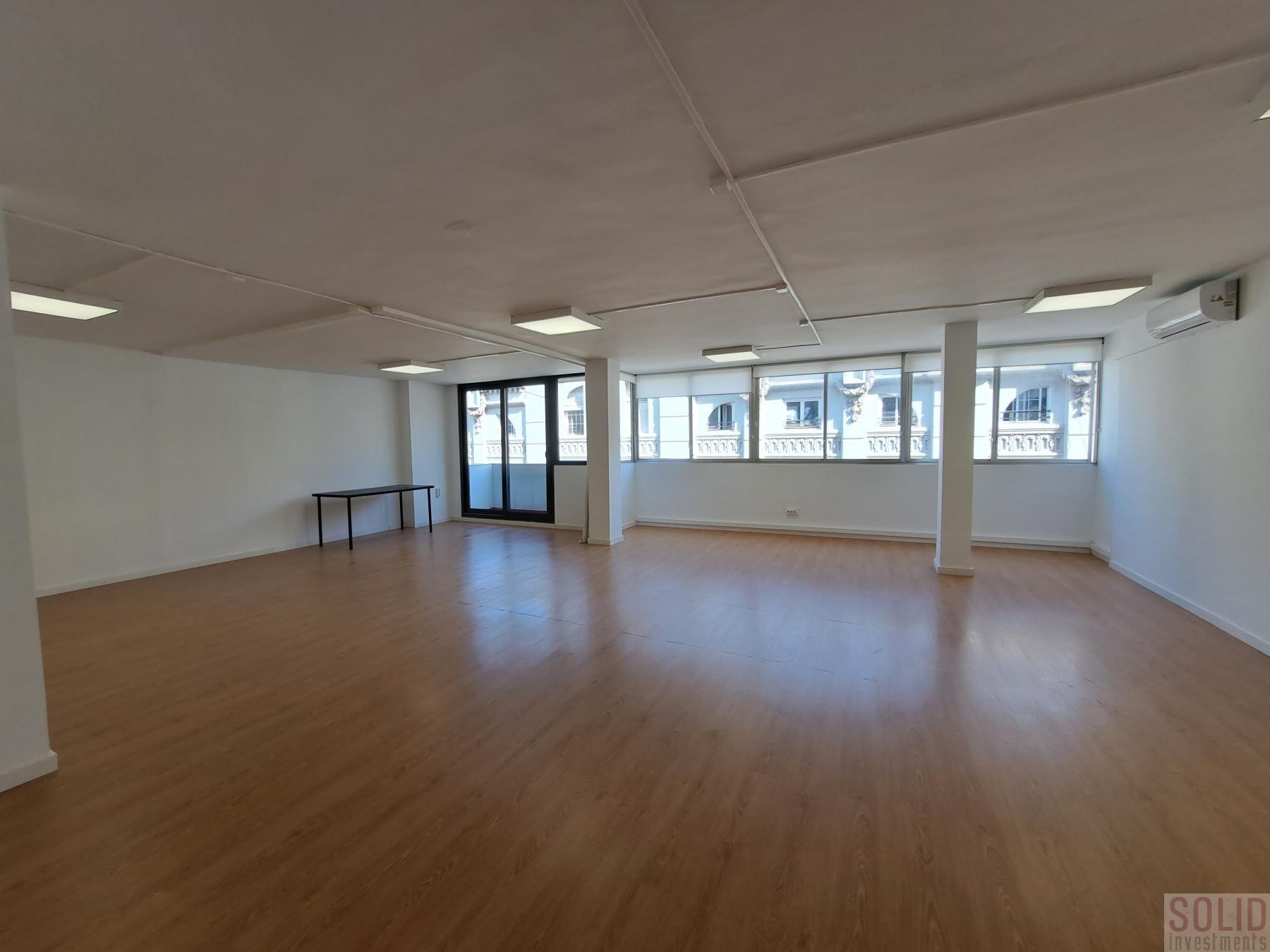 For rent of office in Valencia
