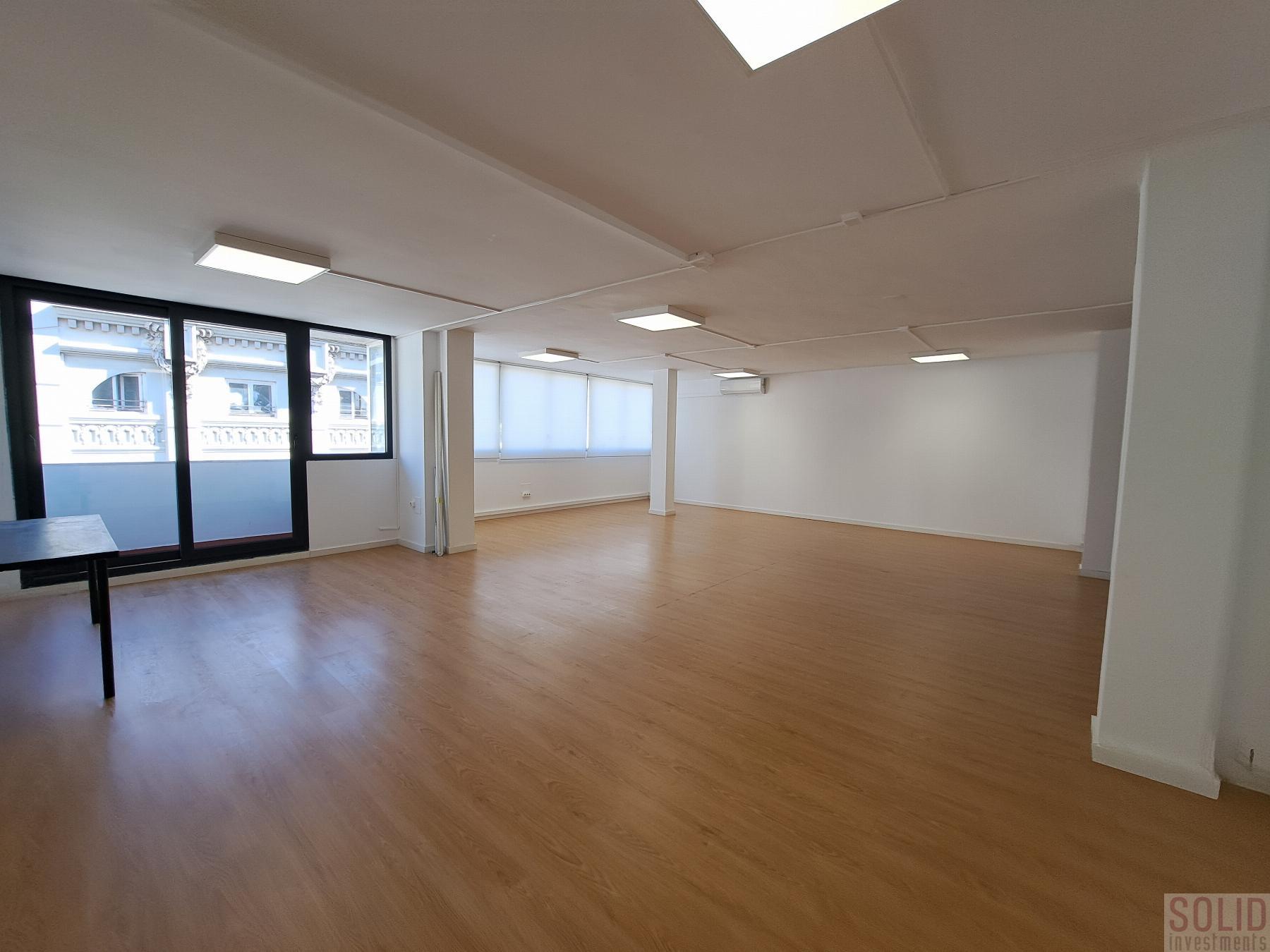For rent of office in Valencia