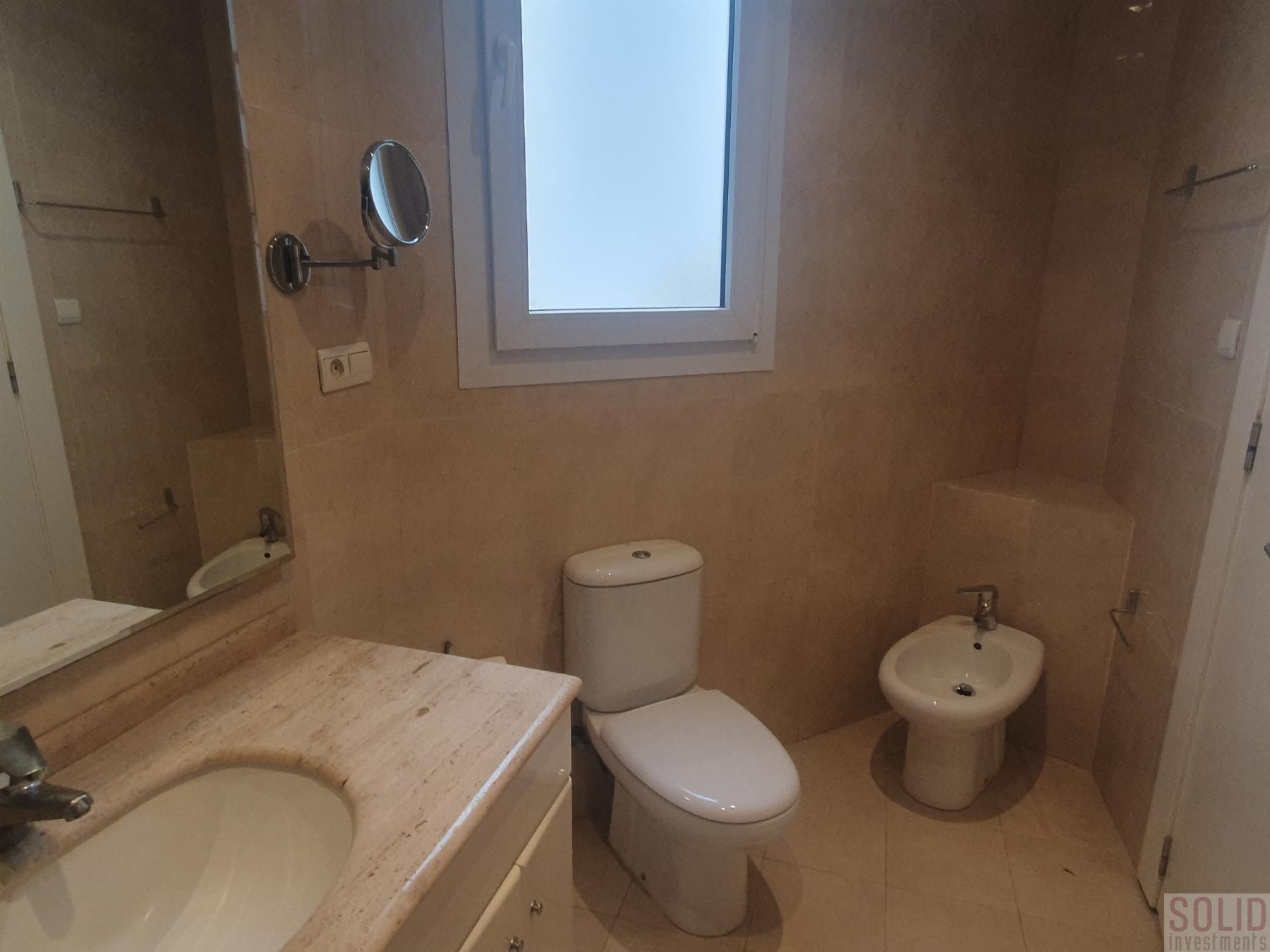 For sale of flat in Valencia