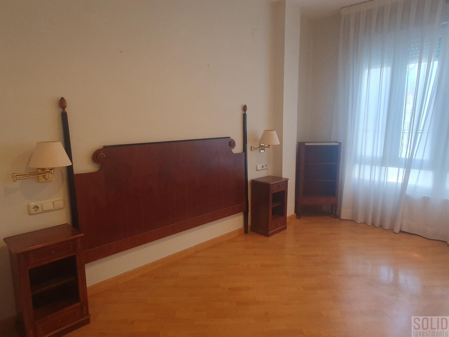 For sale of flat in Valencia