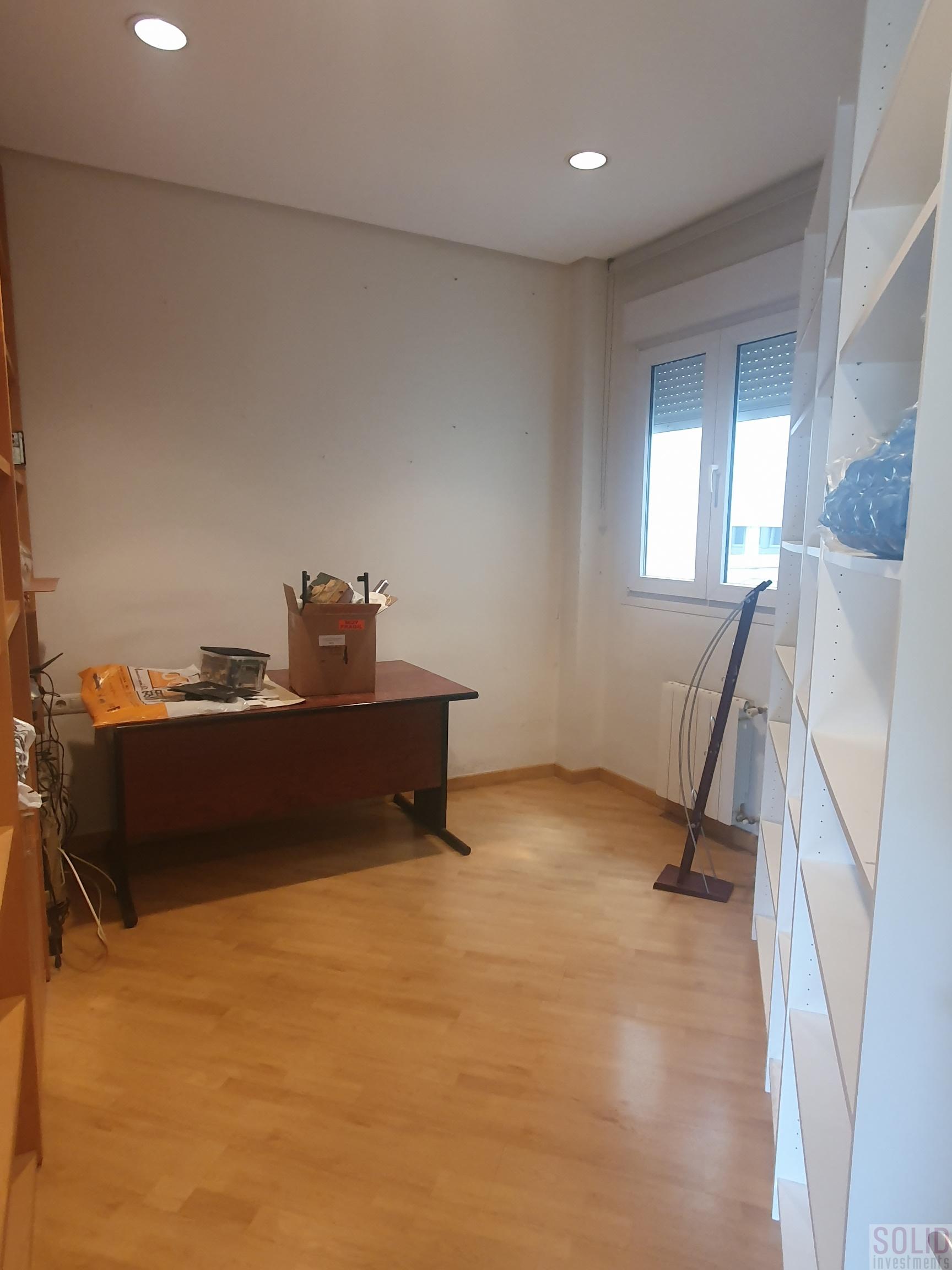 For sale of flat in Valencia