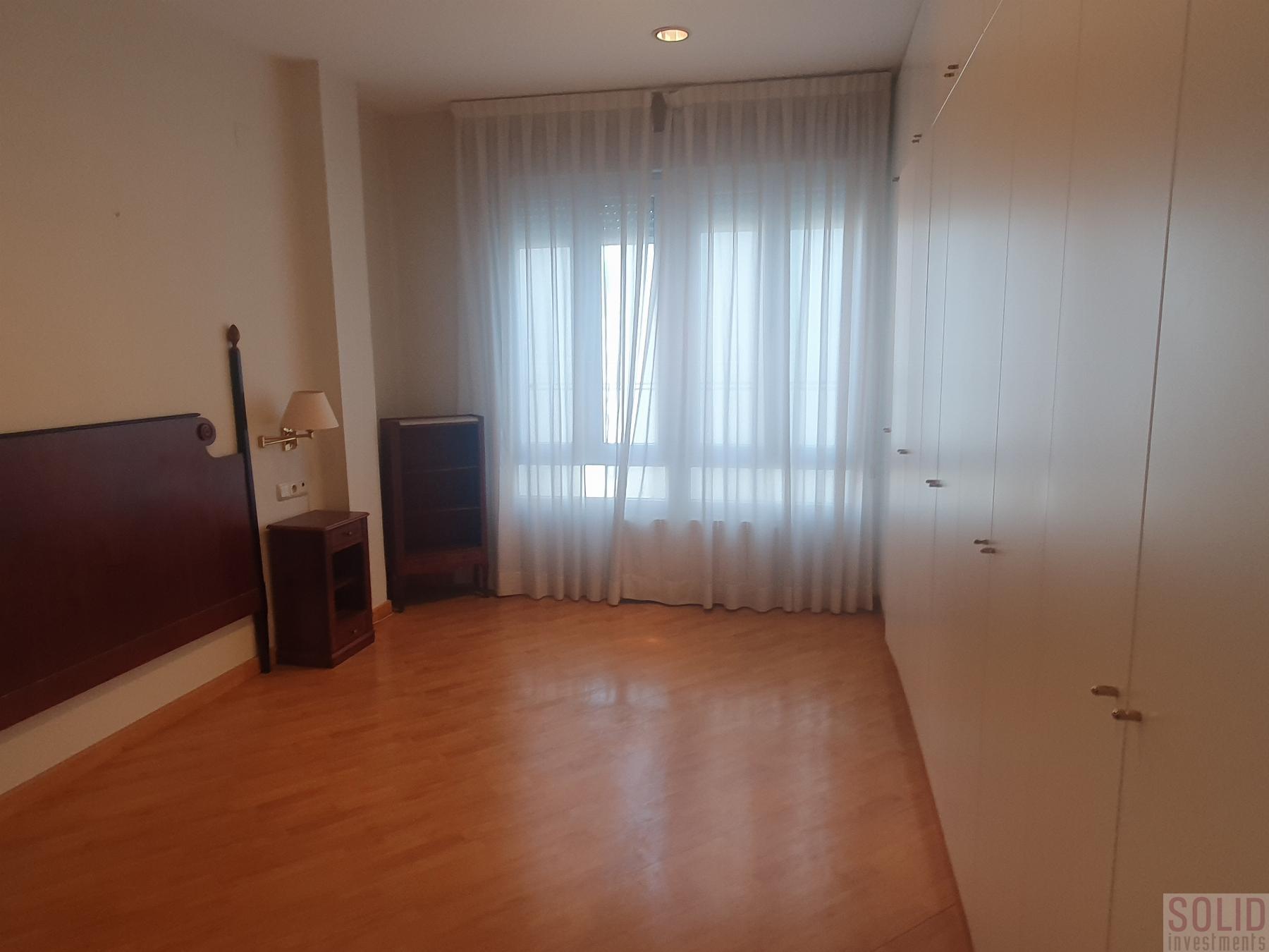 For sale of flat in Valencia