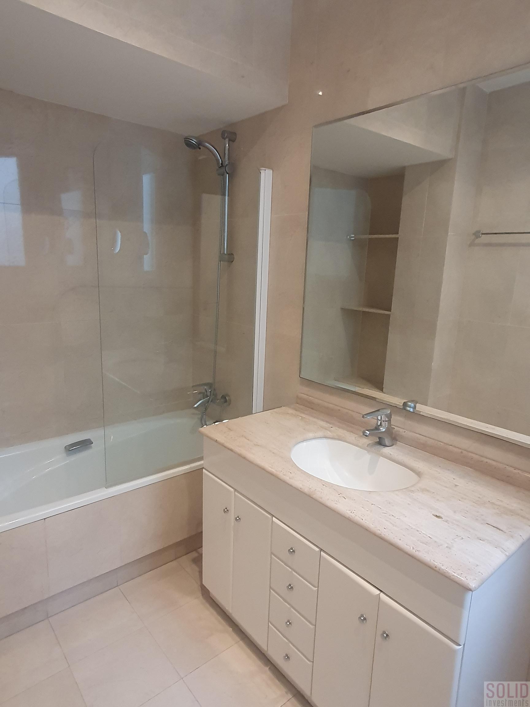 For sale of flat in Valencia